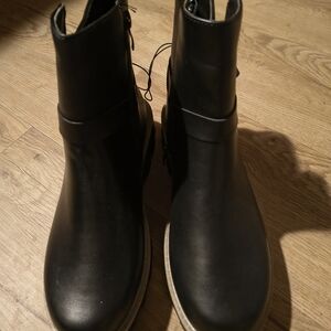 Women's Lady Godiva Boots Size 9